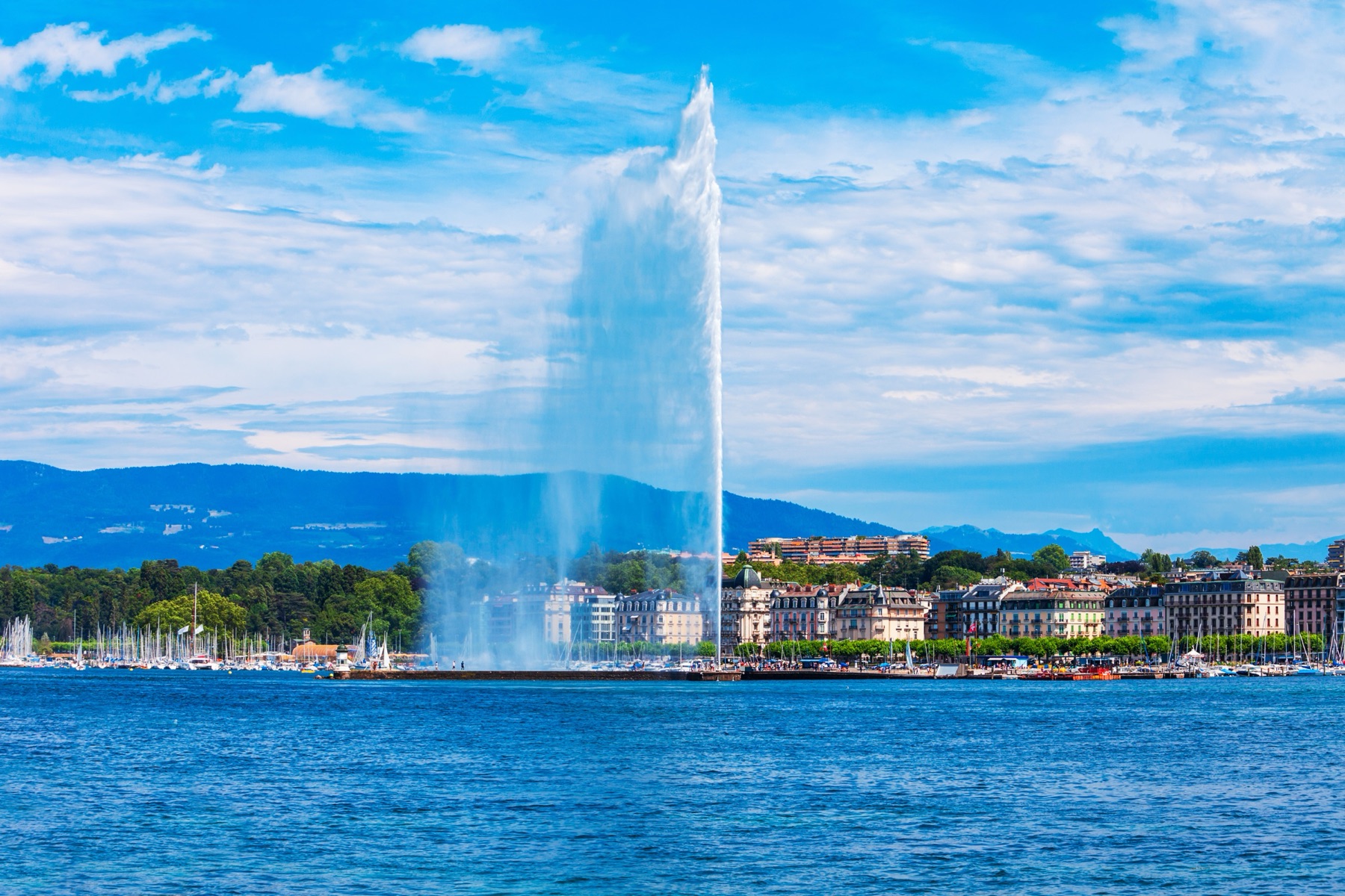 Le jet d'eau de Genève, sur les rives du lac Léman